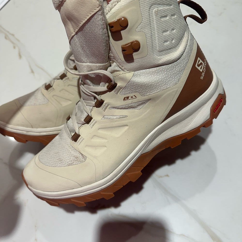 Salomon Cream and Brown Winter Boots